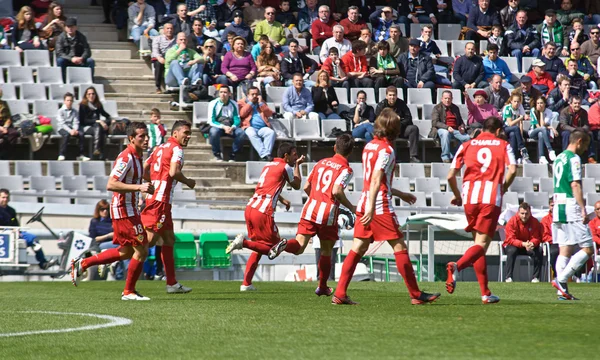 CORDOBA, SPAIN - MARCH 17:Hernán Darío Pellerano R(4) in action match league Cordoba(W) vs Almeria (R)(4-1) at the Municipal Stadium of the Archangel on March 17, 2013 in Cordoba Spain — 图库照片