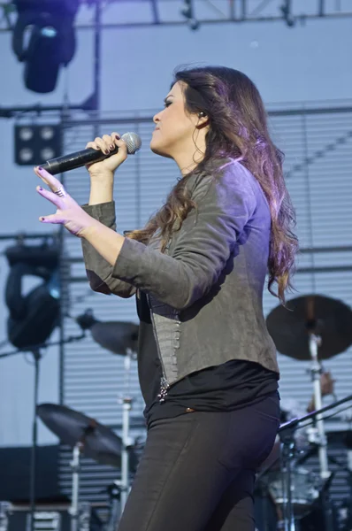 CORDOBA, ESPANHA 6 DE ABRIL: Vanesa Martin durante seu concerto no teatro Axerquia de Córdoba em 6 de abril de 2013 em Córdoba Espanha — Fotografia de Stock