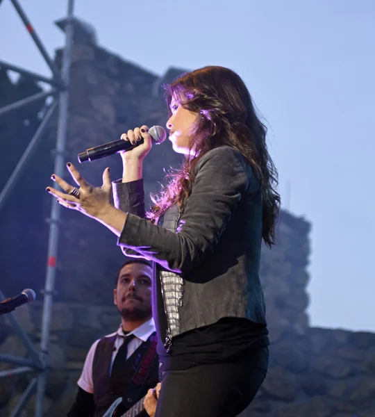 CORDOBA, SPAIN APRIL 6: Vanesa Martin during their concert at the Axerquia theater of Córdoba on April 6, 2013 in Córdoba Spain — Zdjęcie stockowe