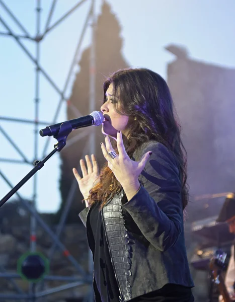 CORDOBA, ESPANHA 6 DE ABRIL: Vanesa Martin durante seu concerto no teatro Axerquia de Córdoba em 6 de abril de 2013 em Córdoba Espanha — Fotografia de Stock