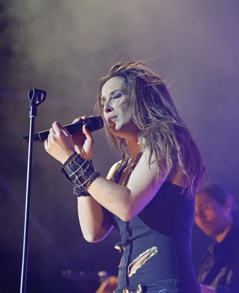 CORDOBA, SPAIN APRIL 6: Malu during their concert at the Axerquia theater of Córdoba on April 6, 2013 in Córdoba Spain — Stock Photo, Image