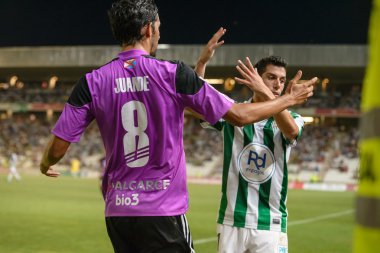 Cordoba, İspanya - Ağustos 18: carlos cakır w(21) maçı lig cordoba (w) vs ponferradina sırasında eylem (b)(1-0) baş melek on Ağustos 18, Belediye Stadı nda 2013 cordoba, İspanya
