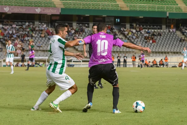 CORDOBA, ESPANHA - 18 DE AGOSTO: Iago Bouzón W (4) em ação durante o jogo liga Córdoba (W) vs Ponferradina (B) (1-0) no Estádio Municipal do Arcanjo em 18 de agosto de 2013 em Córdoba Espanha — Fotografia de Stock