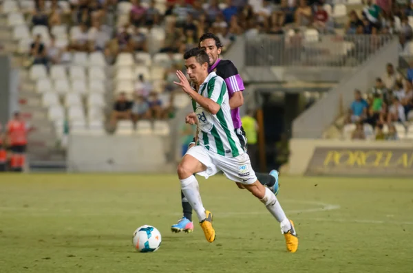Cordoba, İspanya - Ağustos 18: carlos cakır w(21) maçı lig cordoba (w) vs ponferradina sırasında eylem (b)(1-0) baş melek on Ağustos 18, Belediye Stadı nda 2013 cordoba, İspanya