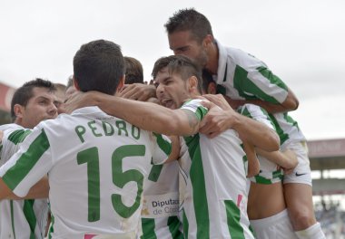 Cordoba, İspanya - 29 Eylül: maçında gol kutluyor cordoba oyuncular lig cordoba (w) vs girona (b)(2-0) 29 Ekim 2013 tarihinde baş melek cordoba İspanya Belediye Stadyumu