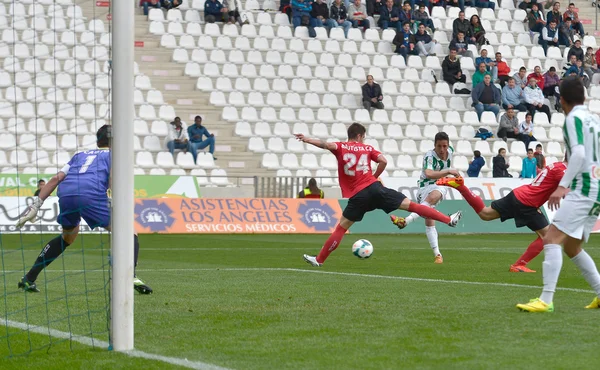 Cordoba, İspanya - 29 Mart: pedro w(15) maç sırasında eylem Ligi cordoba (w) vs murcia (r)(1-1) baş melek 29 Mart 2014 tarihinde Belediye Stadyumu — Stok fotoğraf