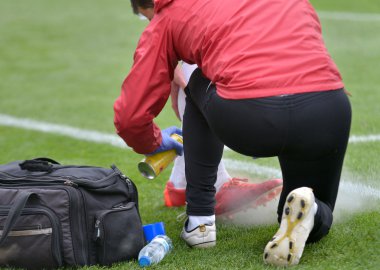 Doktor uzman futbolcu