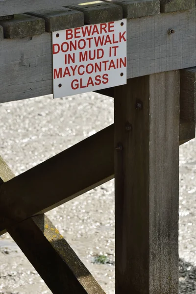 Vorsicht vor gläsernem Warnschild — Stockfoto