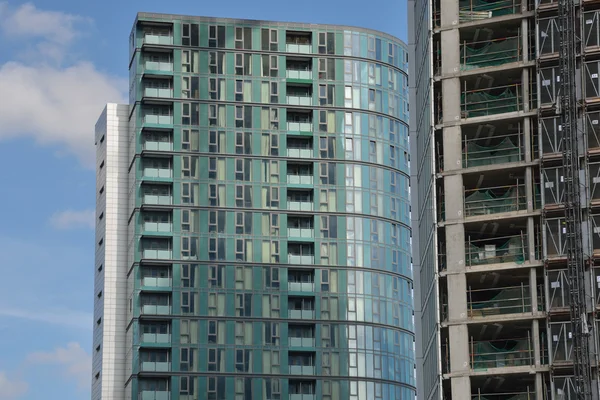 Pair of high rise buildings — Stock Photo, Image