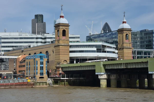 Cannon street stanice od jižně od řeky — Stock fotografie