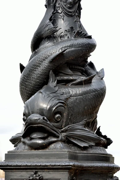 Detalhe do peixe em lampost — Fotografia de Stock