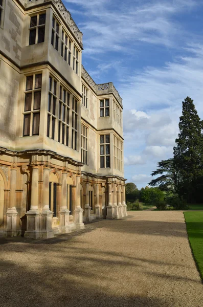 Stately home from the side — Stock Photo, Image