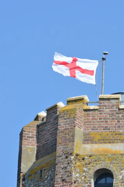 Detalj av slottets torn med george cross — Stockfoto