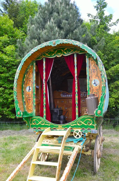 Tradiční cikánská karavana — Stock fotografie