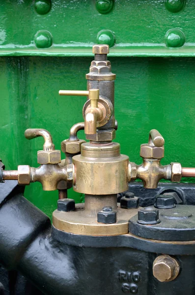 Wasserhähne aus Messing in Großaufnahme — Stockfoto