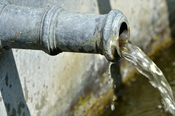 Vintage water pipe in close up — Stock Photo, Image