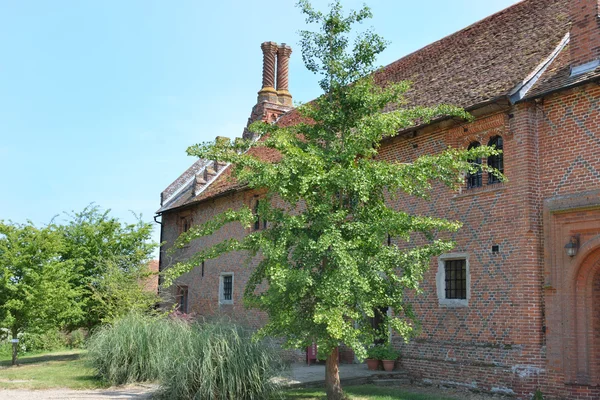 Tudor bakstenen huis — Stockfoto