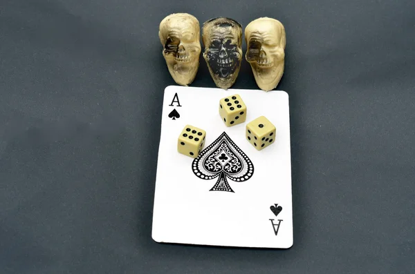 Pechowy karty z kości — Zdjęcie stockowe