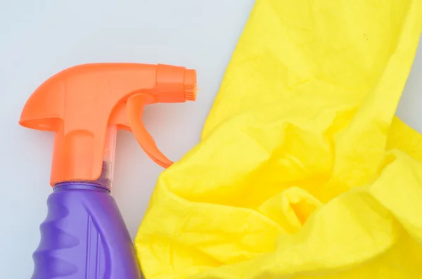 Close up of spray bottle and cloth — Stock Photo, Image