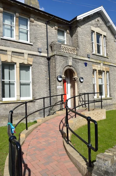 engelli rampası ile bina