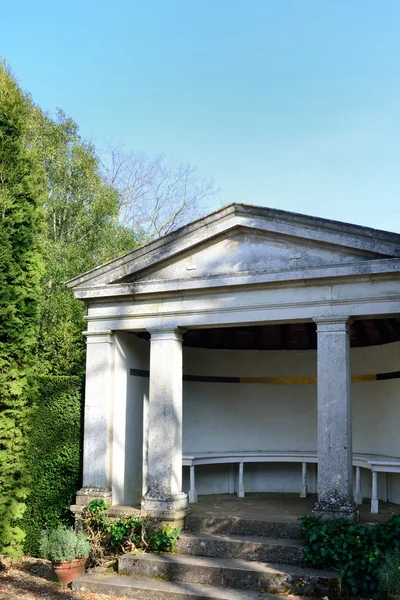 Klassieke zomerhuis — Stockfoto