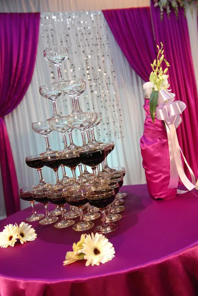 Svatba šampaňské věž — Stock fotografie