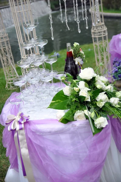 Bröllop champagne tower — Stockfoto