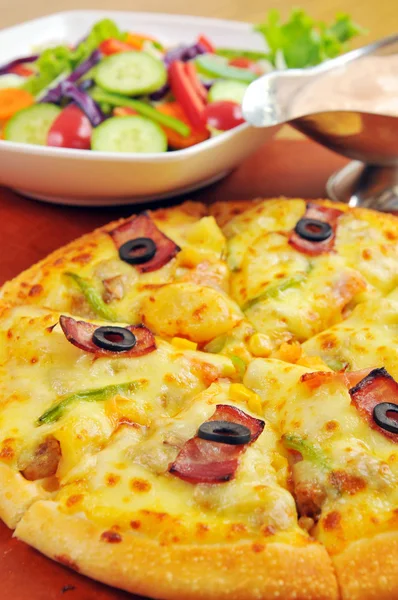 Delicious pizza — Stock Photo, Image