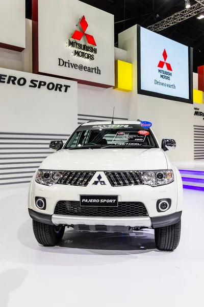 BANGKOK-DEC 03: Mitsubishi Pajero on Display at Thailand Interna — Stock Photo, Image