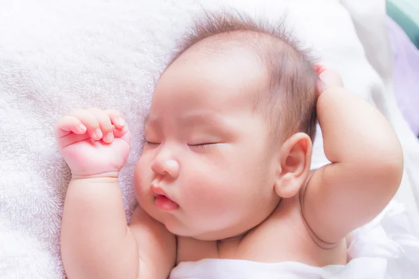 Slapende baby — Stockfoto