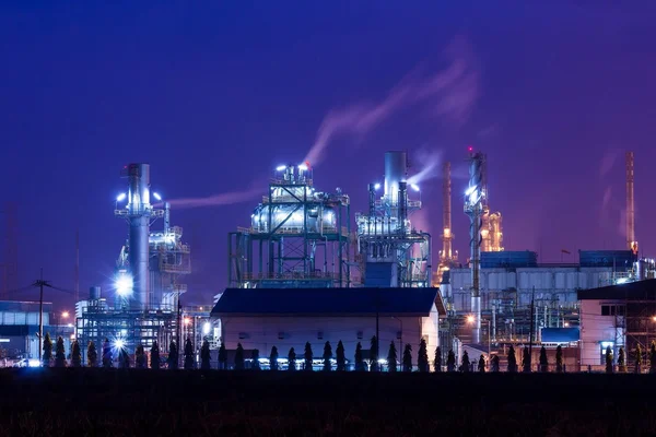 Refinaria de petróleo — Fotografia de Stock