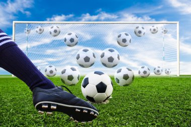 Futbol topu tekmeleme