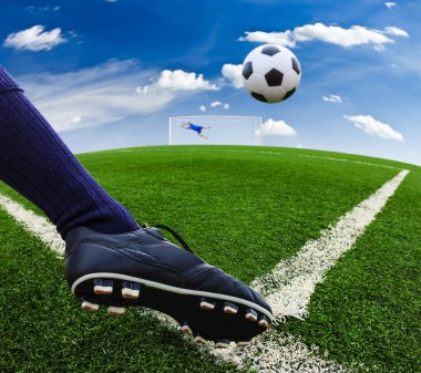 Futbol topu tekmeleme ayak