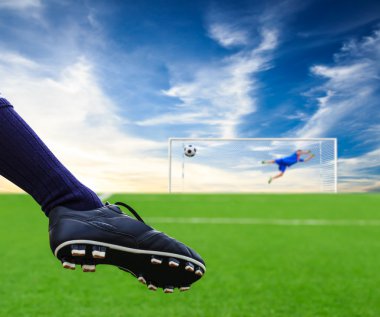 Futbol topu tekmeleme ayak