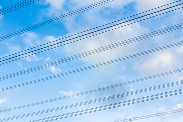 Kabel lijn van de spanning van de hoge macht — Stockfoto