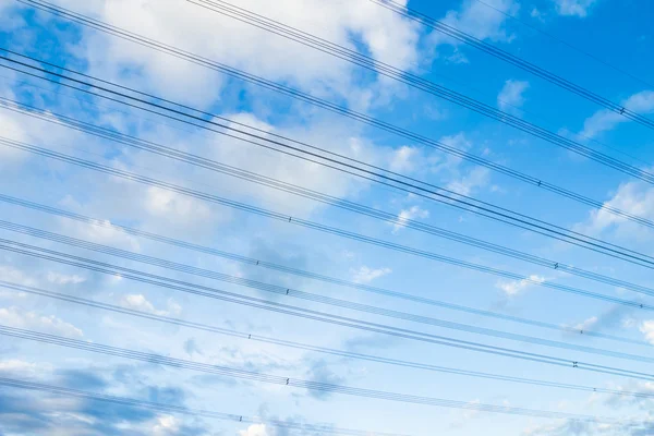 Kabel lijn van de spanning van de hoge macht — Stockfoto