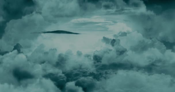 Πτήση πάνω από τα θυελλώδη σύννεφα — Αρχείο Βίντεο