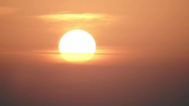 Μεγάλος Ήλιος Σύννεφα Από Ιανουαρίου Μέχρι — Αρχείο Βίντεο
