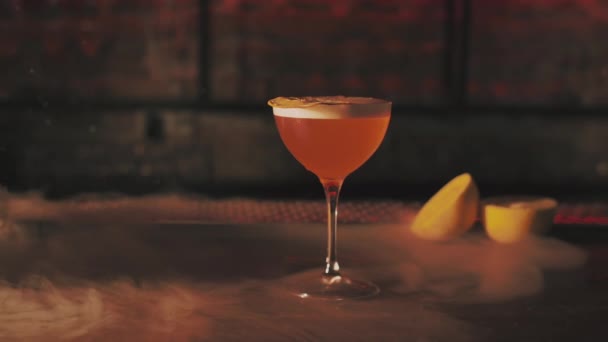 Cocktails Com Gelo Seco Bar — Vídeo de Stock