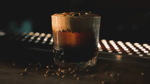 Barda kahve çekirdekli kokteyller.