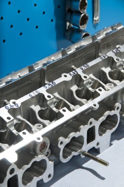çalışmak bir spor araba motor silindir bloğu