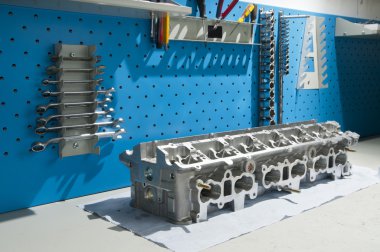çalışmak bir spor araba motor silindir bloğu