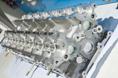 çalışmak bir spor araba motor silindir bloğu