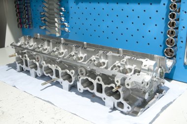 çalışmak bir spor araba motor silindir bloğu