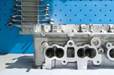 çalışmak bir spor araba motor silindir bloğu