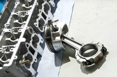 çalışmak bir spor araba motor silindir bloğu