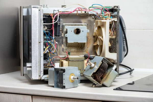 New Old Magnetrons Next Disassembled Microwave — Stock Photo, Image