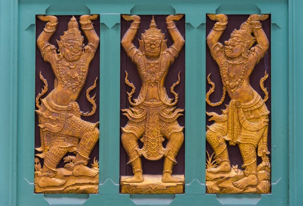 Intarsio tailandese decorato sulla parete del tempio — Foto Stock