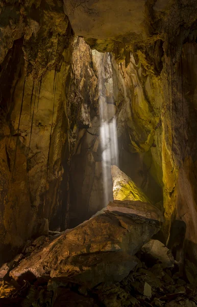 güneş ışığı kayayı Mağarası