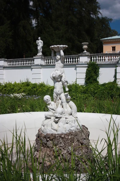 Russia, regione di Mosca. Casa-museo Arkhangelskoe. Fontana. . — Foto Stock